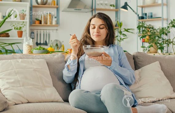 Hamilelikte Beslenme Nasıl Olmalıdır? (Kapsamlı Rehber)
