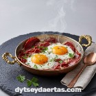 Otlu Pastırmalı Yumurta